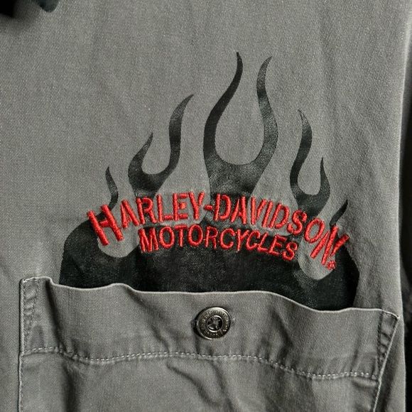 Harley Davidson Motorcycle Black & Gray Garage Shirt Flames - Picture 6 of 6